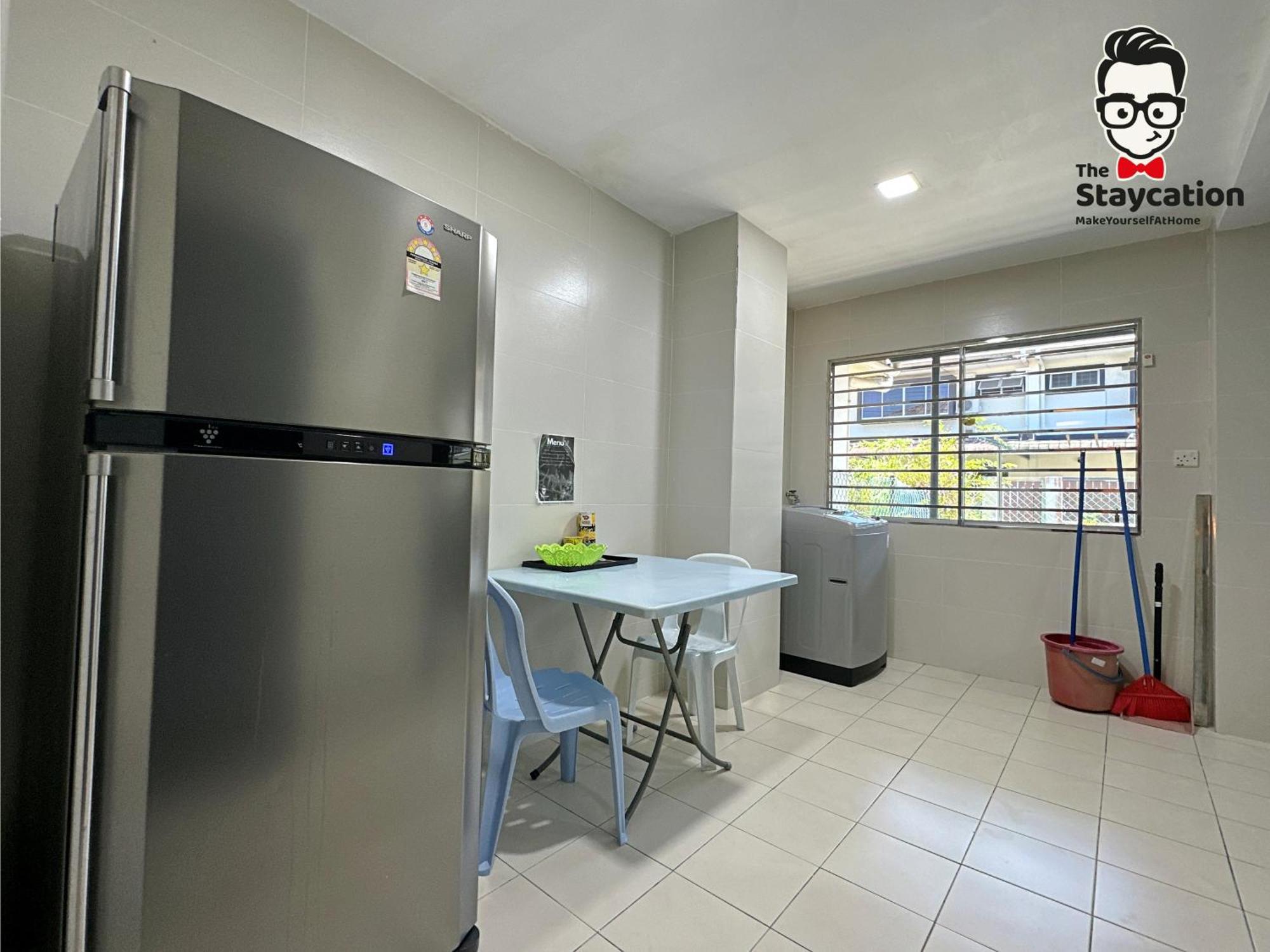 Staycation Homestay 15 Kch City Mall Landed House Кучинг Экстерьер фото